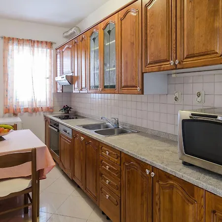 Paco - Three-bedroom With Balcony And Sea View Apartment *