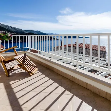 Paco - Three-bedroom With Balcony And Sea View Apartment