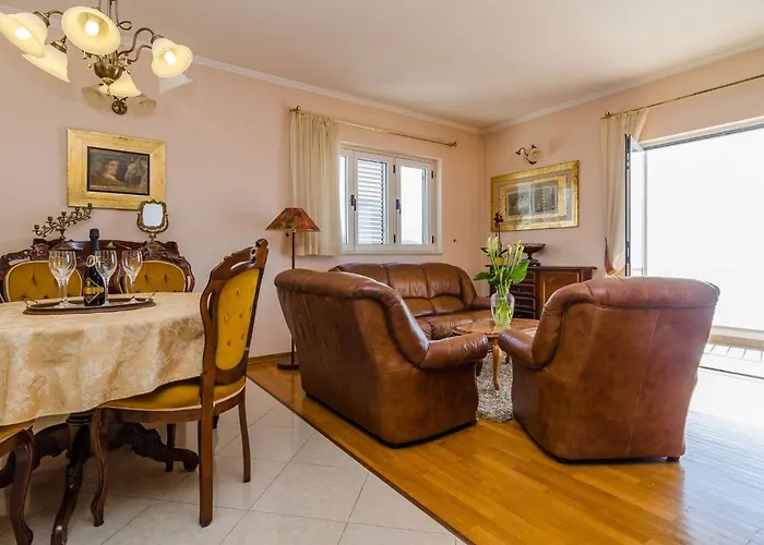 公寓 Paco - Three-bedroom With Balcony And Sea View